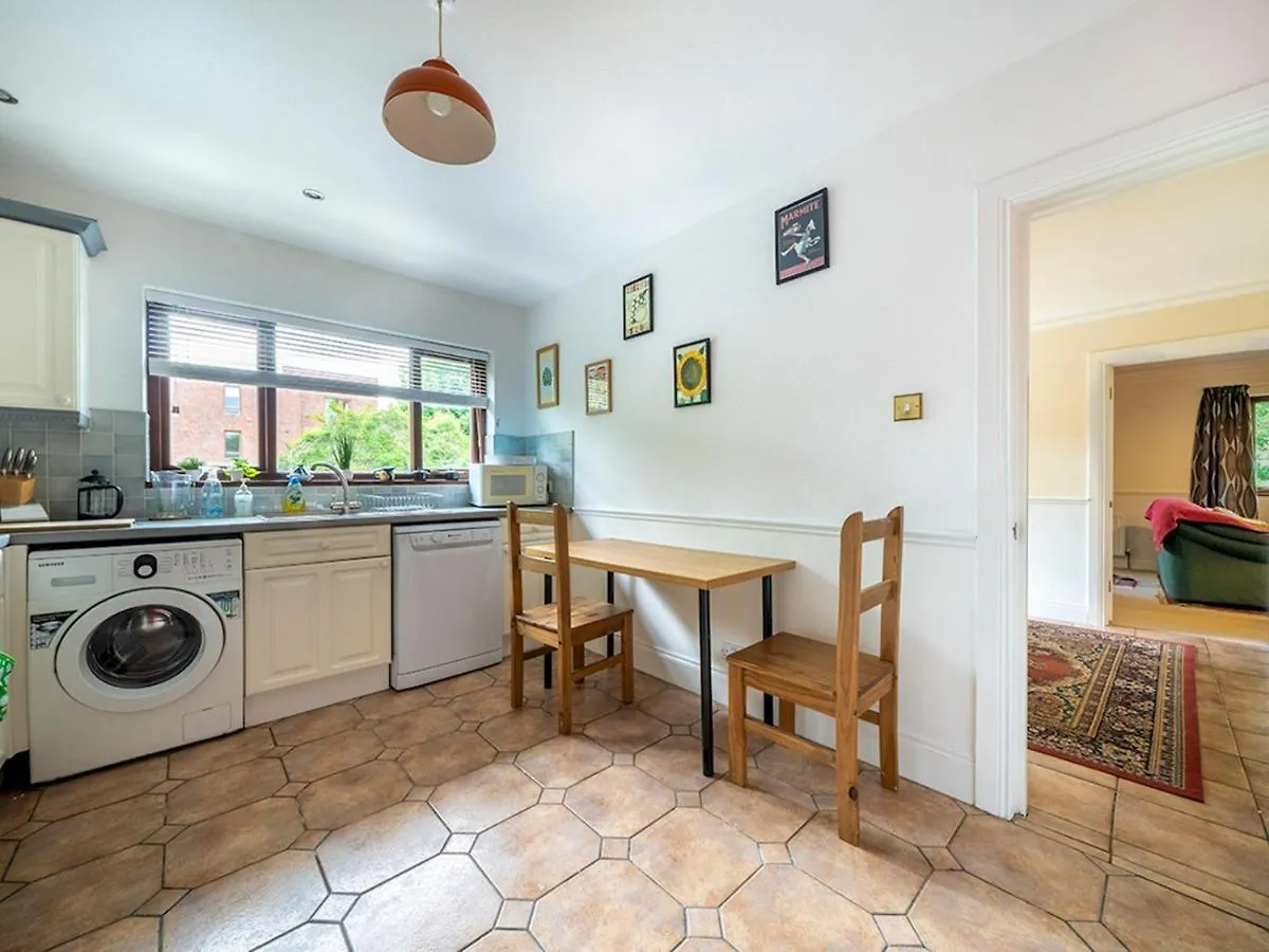 Apartment Pass The Keys Stunning 3 Bedroom Apt Leafy South Belfast With Lots Nearby United Kingdom